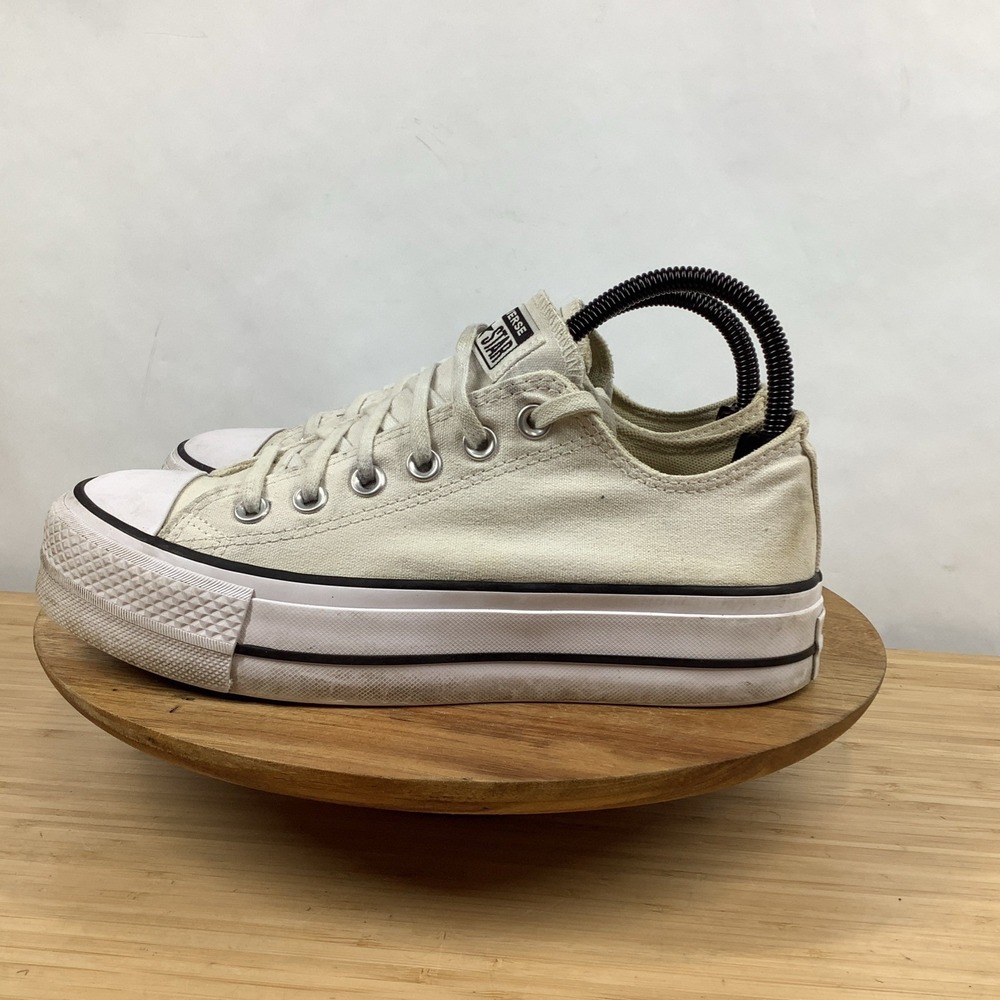 Converse Chuck Taylor All Star Lift Platform Women's 7.5 White Sneakers 560251F